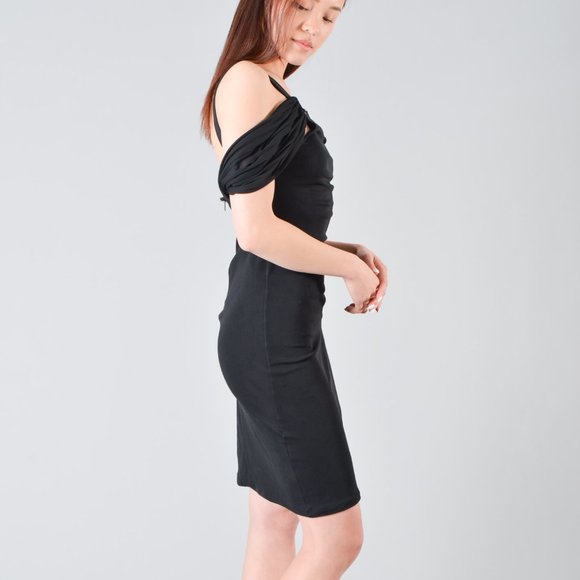 Gucci Dresses & Skirts - Gucci Black Jersey Sleeveless Dress with Open Back